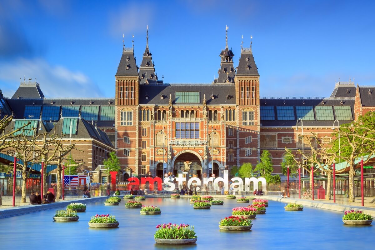 Visiting the Rijksmuseum in Amsterdam during spring