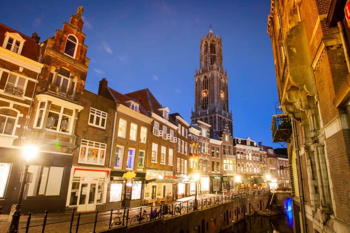 The city of Utrecht coming alive at night